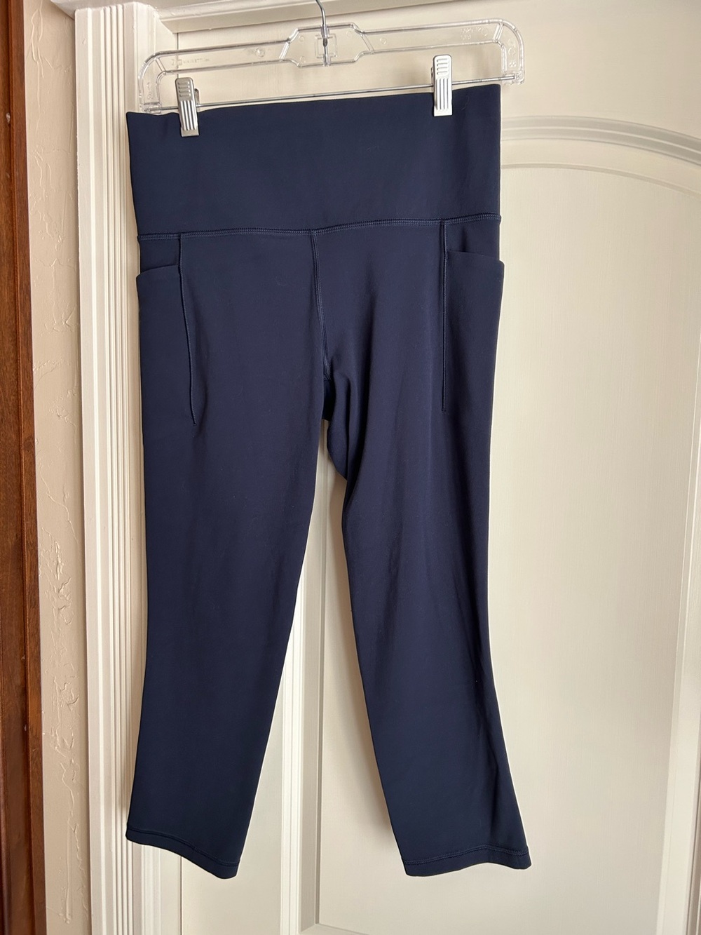 Athleta Salutation Stash Pocket 7/8 Leggings